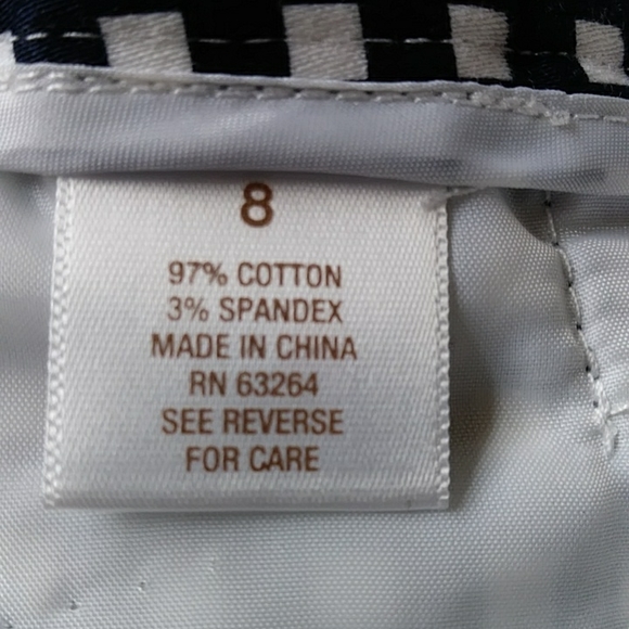 NWOT Roz & Ali Signature Fit Square Pattern Pants 8 Black White - Picture 3 of 15